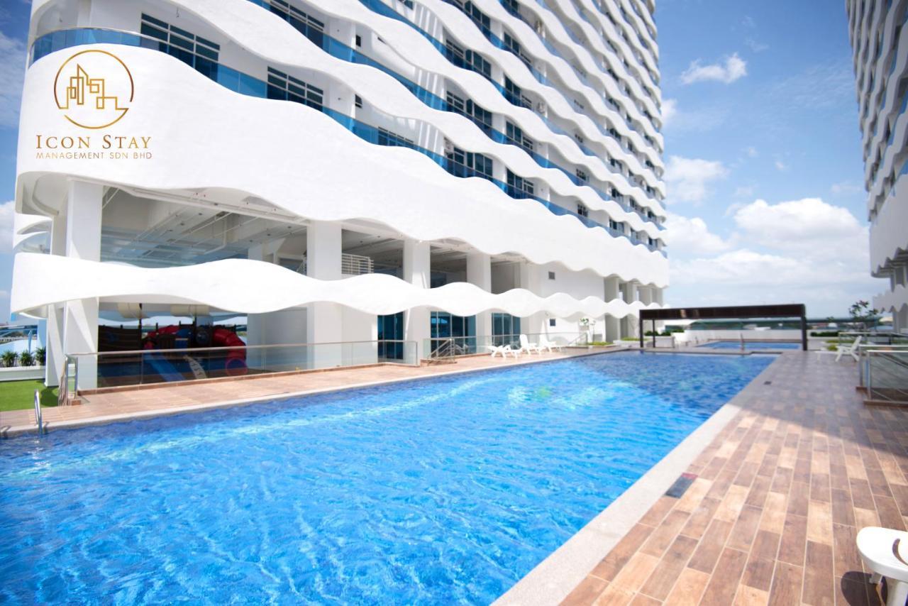 The Wave Residence Melaka Exterior photo